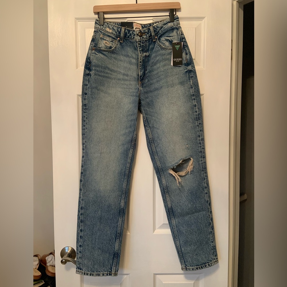 NBW!! GUESS Eco Destroyed Mom Jeans